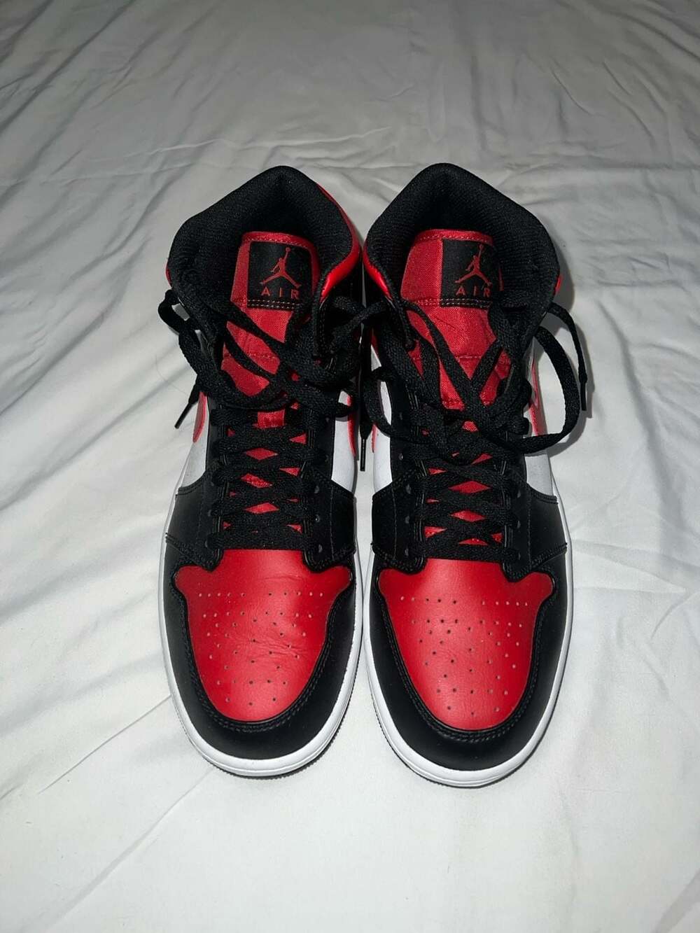 Air Jordan 1 Mid Bred Toe Black Fire Red White 554724-079 - Picture 4 of 5